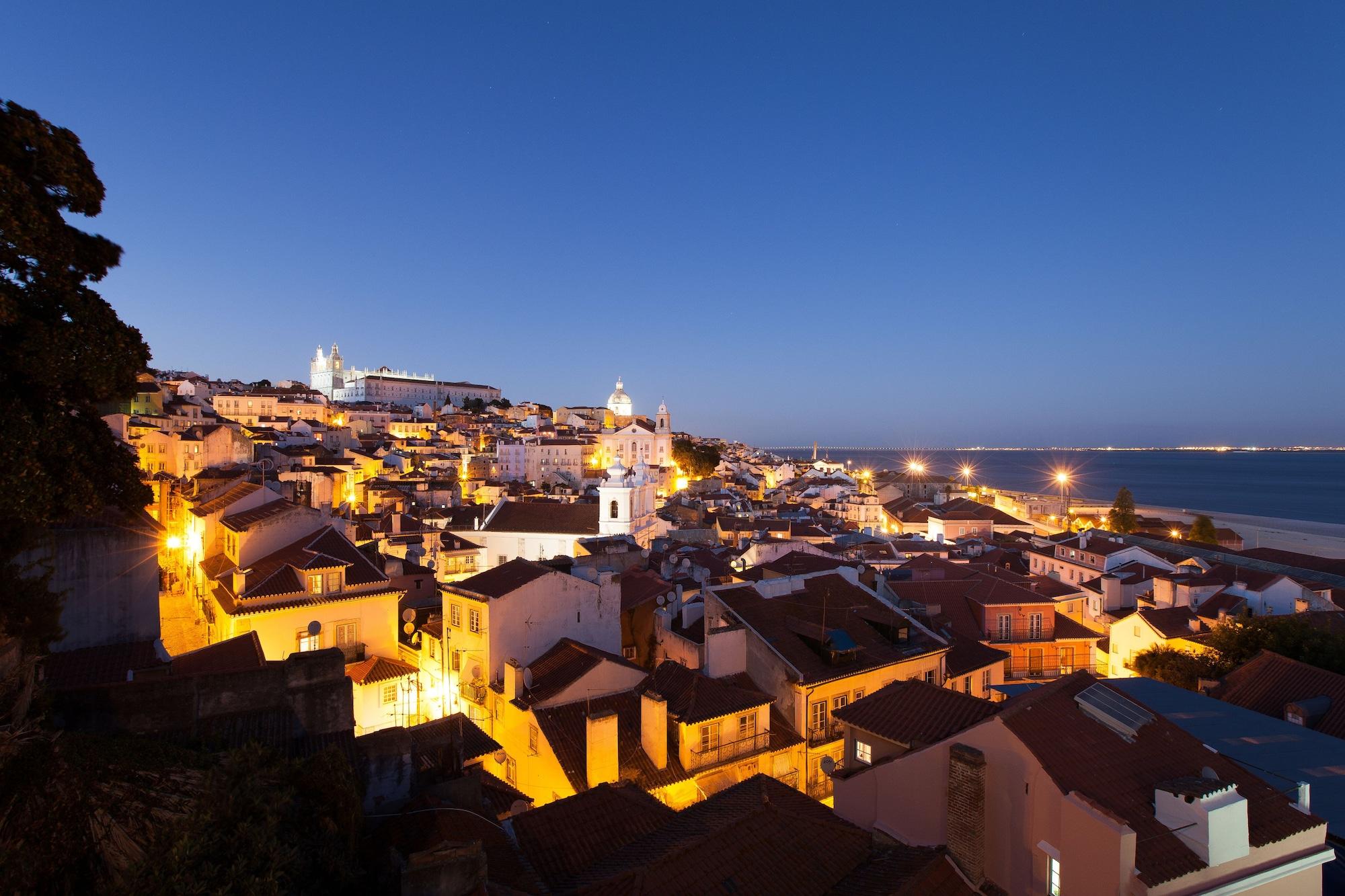 Memmo Alfama - Design Hotels (Adults Only) Lisbon Bagian luar foto
